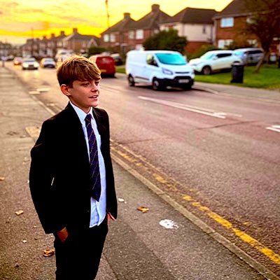 KCroziee's profile picture. Kyle 🌧 🚶🏼‍♂️