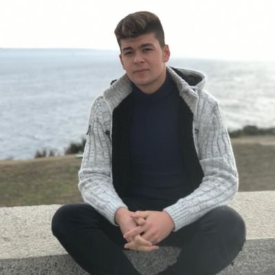 ozgur_kocc7's profile picture. birgün bu profiller ölü insanların günlükleri olacak...