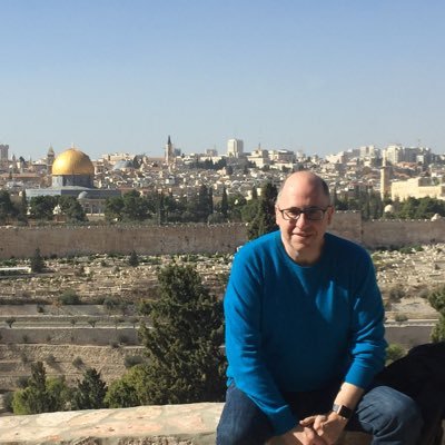 José Antonio Navarro on Twitter: "Me siento igual de raro que tú. Y me miran raro, también.…