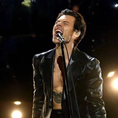 schoeyparty33's profile picture. leftist Harry style stan;;; is it problematic only to have an account to vague post your friends,,, asking for a friend