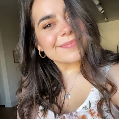 juliaeIizabeth's profile picture. a girl with kaleidoscope eyes  •txst21•