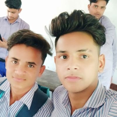 AlriyazZubair's profile picture. I'm student