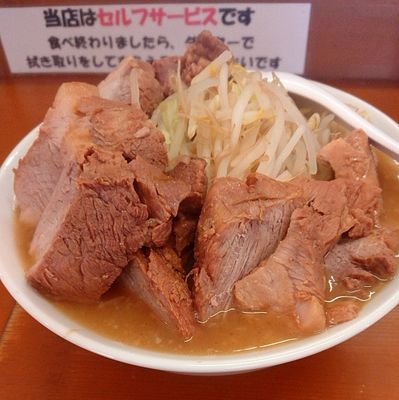 美味しいものを発掘するのにハマってます😁でも本業はスタイリストですが