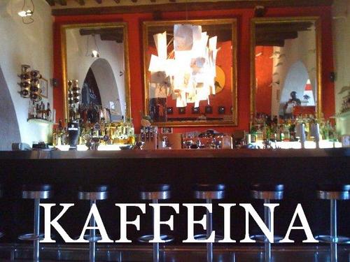 Internet caffè - wine bar, pane e altro - musica, arte e piatti caldi - aperto fino alle ore 2,00 - 
Bed & Breakfast - chek in dalle 15,00 check out dalle 10,00