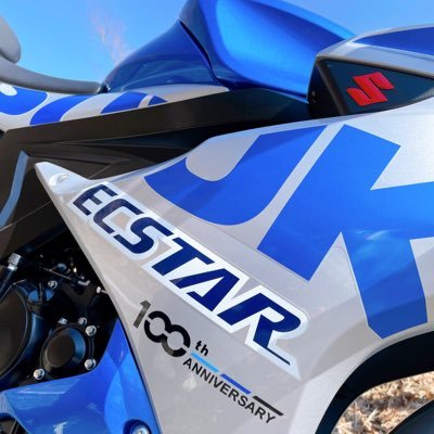 GSX-R125 100周年記念車、SR400ファイナルエディションに乗っています。バイク初心者ですがよろしくお願いします。