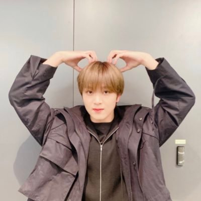 -I’m a k-pop stan🤍 -I Stan many groups✨ I follow back💜