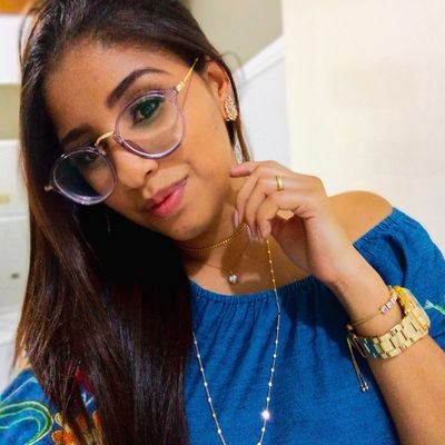 Guarda-me como à menina dos teus olhos, esconde-me à sombra das tuas asas. Salmos 17:8