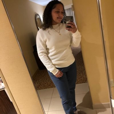 jenneyephur's profile picture. 📸👟🧡 o2/o6/2o KSS 👩🏻‍❤️‍💋‍👩🏽🐶🏳️‍🌈