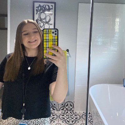 courtneyellenb's profile picture. business and digital communications student @deakin 👩🏼‍💻📱📓