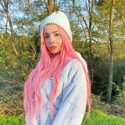 SeraVarol_fan's profile picture. 