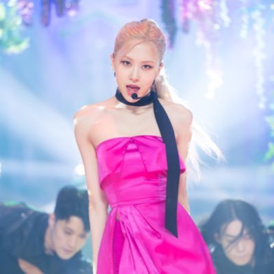 follow 👉https://t.co/WRatbIPh5v… I stan the best girl #ROSÉ 💙 @plazakimj 💙 all my love is gone-🥀