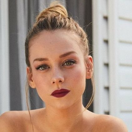 guneslicicek's profile picture. eczacılık  | artık çiçeğim burnumda değil