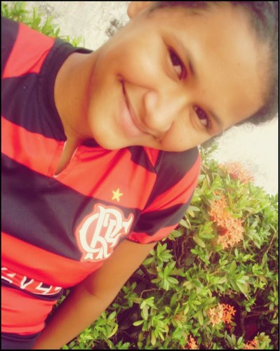 Ta veendo aquela lua que brilha lá no céu se você me pedir eu vou buscar só pra te dar ..;*