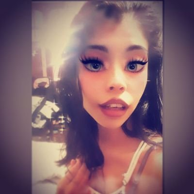 🔛 900mil KK + NO SOY DEL CLIMA PERO SIEMPRE ESCUCHO DE ESO.
↕1995 ®™ ❤ 👓
CC - @iamgmix IG- @valeplaurorz_
✨💮