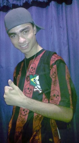 Sou feliz ué