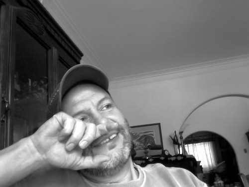 GranGastelum's profile picture. Solo soy un hombre normalito, común y corriente vamos, convencional. Como muchos, busco mi lugar en el cosmos...amante de la buena mesa y del buen vino.