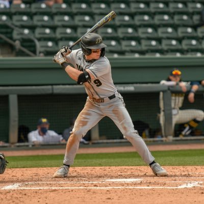 r_howe13's profile picture. 