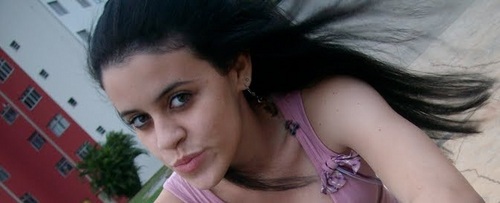 Sou uma garota que crê em Deus, estudo, trabalho voluntariamente e tenho muitos sonhos e sei que Jesus irá me ajudar!