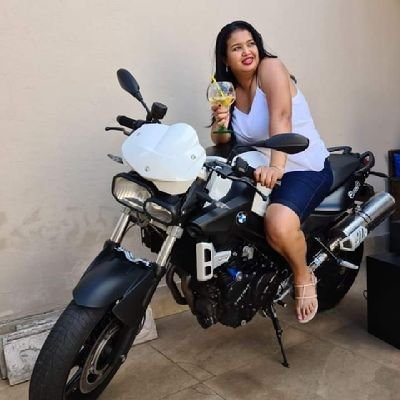 Não deixe que as pessoas te façam desistir daquilo que você mais quer na vida. Acredite. Lute. Conquiste. E acima de tudo, seja feliz!