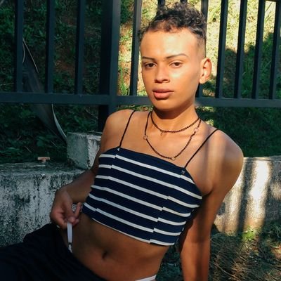 IsacFernandeees's profile picture. - As coisas que são diferentes, são aquilo que me fazem ser eu. Meu Instagram : @isacfernandees e