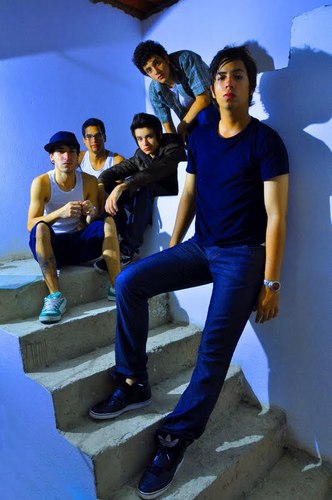 (TWITTER OFICIAL)
Acquavity é:
@Cello_x
@Arthuracquavity
@pLiwet
@NatanFerreiraJR
@DreehhOficial