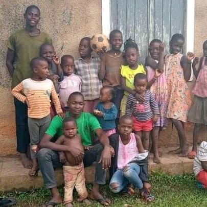 This is an orphanage in Manduar village, the Gambia. It is established to provide aid for vulnerable children of the village who are mostly orphaned. Help us🙏