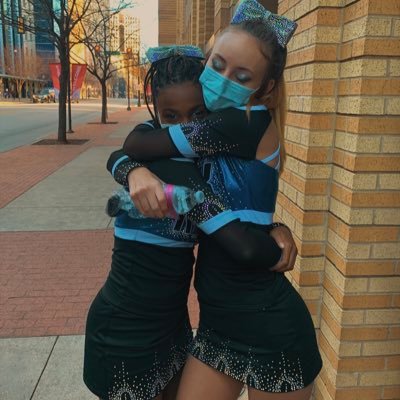 rileyywrighttt's profile picture. acc where i tweet ab cheer so ppl on my main don’t get annoyed 😄😄 | coke coed asf