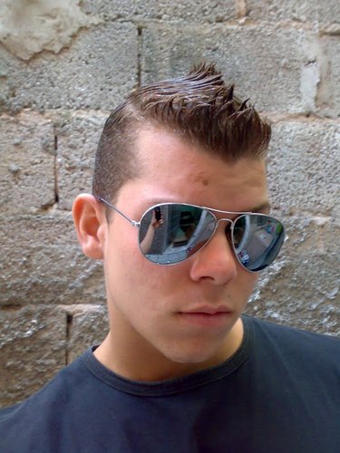 Alexandre da Silva Oliveira
Solteiro
19 anos
faço faculdade de Educação física
