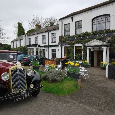 The Bridge is a charming Hotel, restaurant and wedding venue located in the market town of Thrapston, with good links to Kettering, Corby & Peterborough.