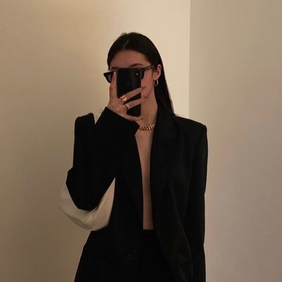 Indira122632's profile picture. 