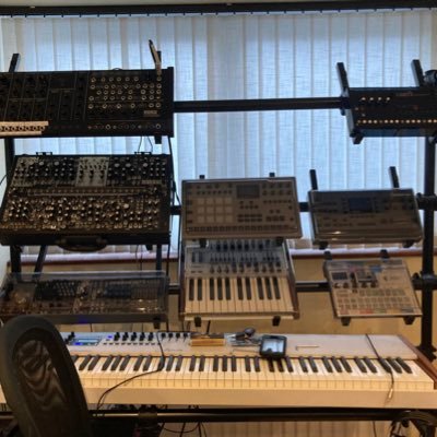 Music technology , video art rookie , drummer , broadcast engineer , modular synths , circuit design , cycling