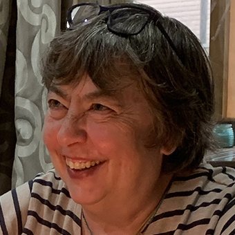 Victime d'inceste pdt 13 ans. Forte de la résilience, mère et grand-mère heureuse.
Le rire a été mon arme toute ma vie, je ne pleure jamais.
J'ai écrit ma vie