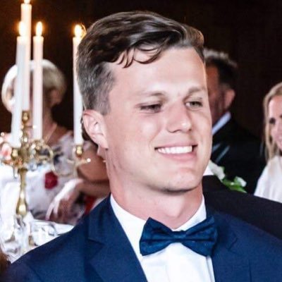 Osccarr92's profile picture. AIK