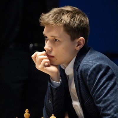 23 y.o | 🇷🇺 | ♟ Chess Grandmaster | | ⚽️ Rooting for @arsenal 🔴⚪️| Playing for @virtuspro