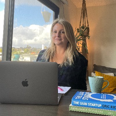 Teacher + Scientist disguised as an Entrepreneur
🍎 Founder @elevatedstem #elevatEdTeachers
👩🎓 @PennGSE MSEd #EdPolicy & @univmiami BA Biology + Education 🙌