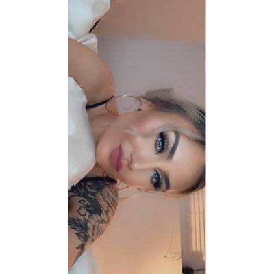 sarahkinzz18's profile picture. AC 💙