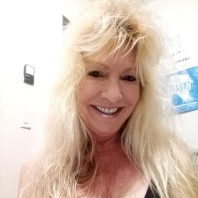 OneSmallVoicel1's profile picture. loves animals, people, and still has faith in the goodness of all human beings. Masters degree in social work, unapologetic Democrat.