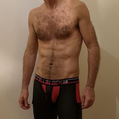 NSFW 🔞🔞🔞
Top directif pour sexe à 2, 3 ou plus.
PLEASE NO CHEMS 

#gaysex #domtop #kinky #fetish #bareback #prep #videoamateur and much more...