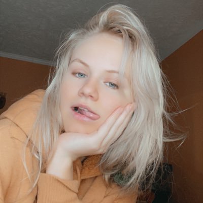 yagirlashton's profile picture. Venmo- ash-t1