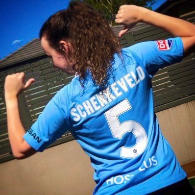 bbellelee's profile picture. 