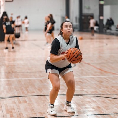 University High School ‘23//NW Blazers Sun💯• 5’5•PG/SG• #30 “Strong Mind. Strong Life”