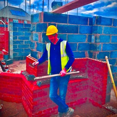 Dad of two, Build houses 🏠 🧱 📈Travel, gigs 🎸sports 🚴♂️ ⚽️ MUFC 🏴 🍺