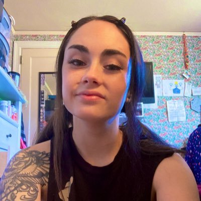 aretheystreamin's profile picture. I don’t set a schedule so here is where I post when I am streaming 😇