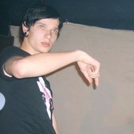 NnjxnFMHq0z579Y's profile picture. Эмо-бой,14 лет.Ищу друзей.