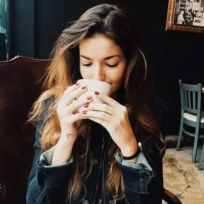 Aui12___'s profile picture. ‏‏(‏‏‏‏‏صلي ع النبي❤️)