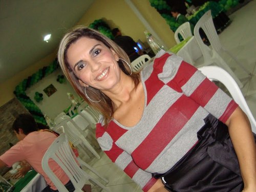 As vezes é preciso esquecer o que você gosta, para enxergar o que você merece!