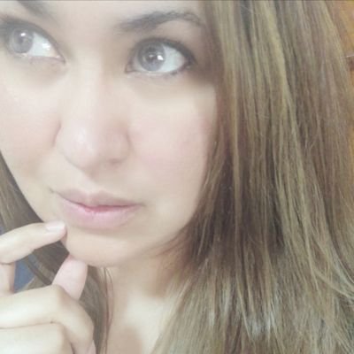 “…Saco la voz que duerme en mi corazón y no pido perdón por lo vivido…