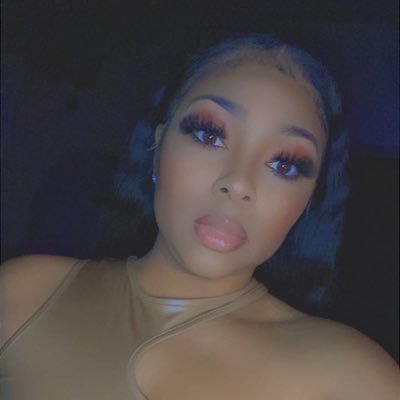 Hookah Queen💨 follow my business page 👉🏽 IG: @Partyandpuffhookah