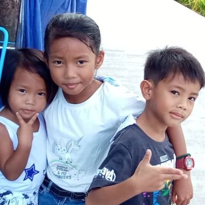 lucky3eggs's profile picture. happy lang