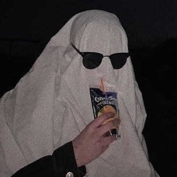 12ock12's profile picture. 뭘 보세요?